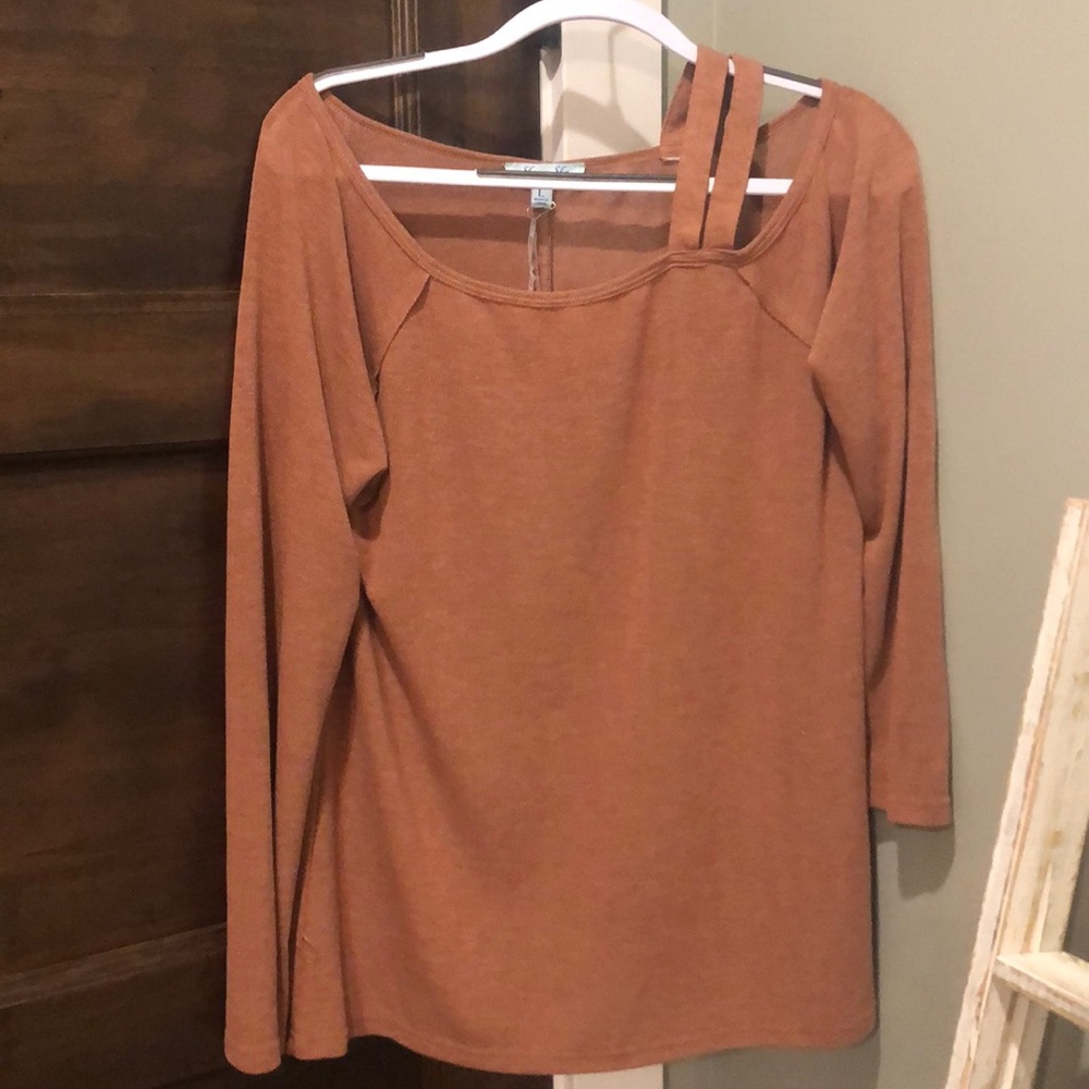 Rust, cold shoulder boutique sweater.